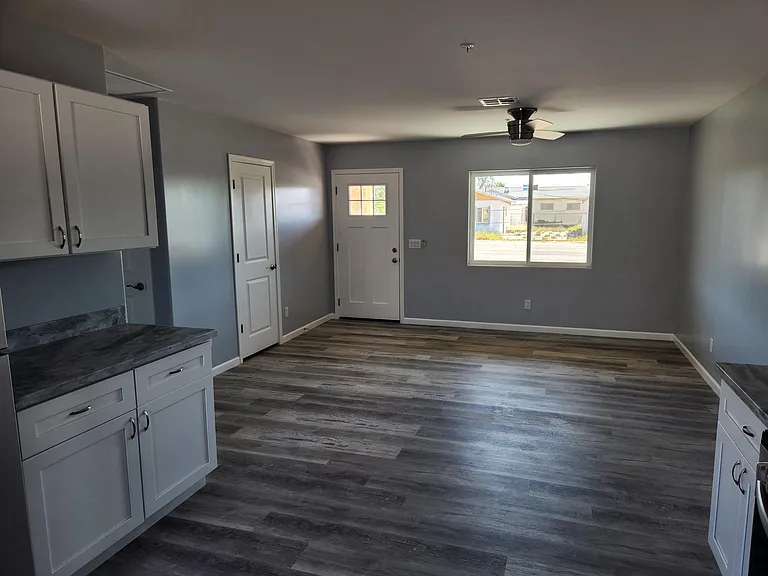 205 S 2nd St — Photo 9