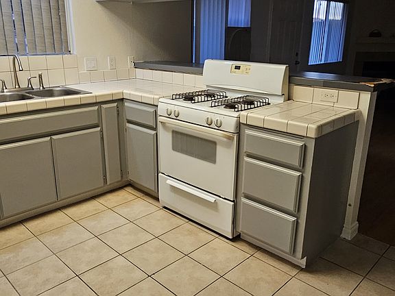 4th image of 13058 Yakima Rd APT A