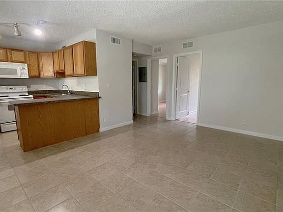 5th image of 2660 NE 8th Ave APT 319
