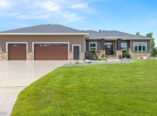 7613 Memory Ln, Horace, ND 58047