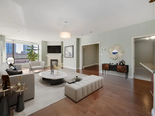 1581 Foster St #206, White Rock, BC V4B 5M1