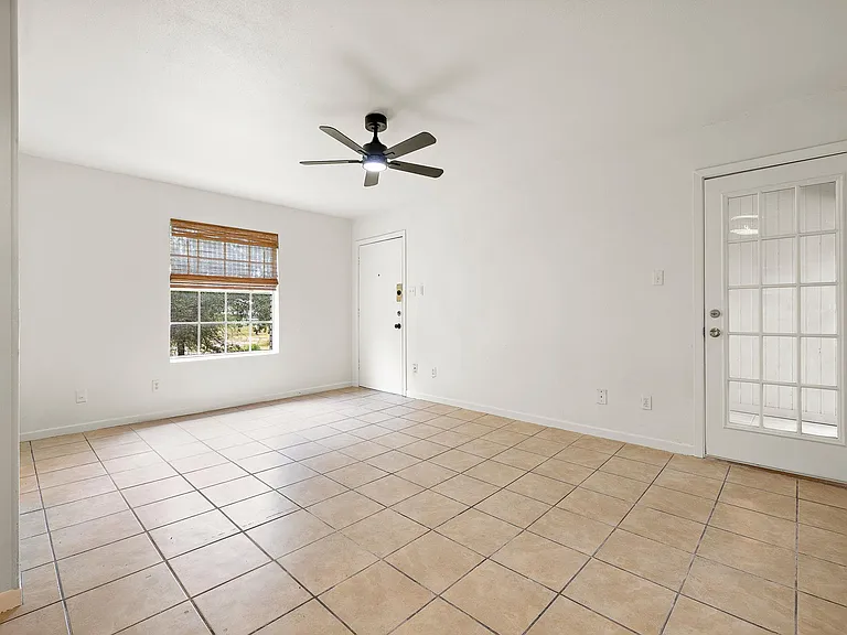 1700 Houston St #202 — Photo 6