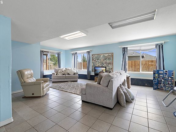5th image of 16436 SE Meadowland Ct