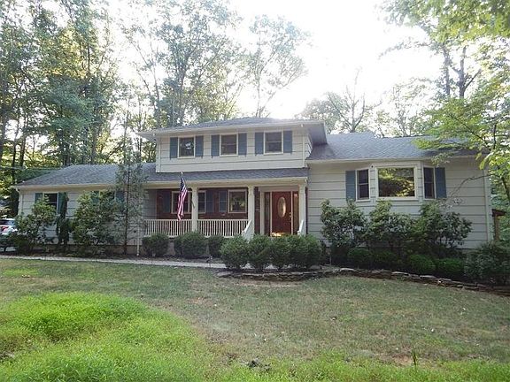 3rd image of 1819 Woodfield Rd