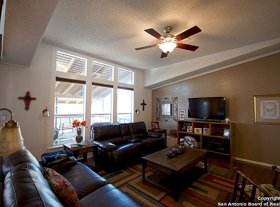 4th image of 218 Skyview Dr