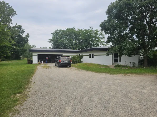8564 Cooper Rd, Rives Junction, MI 49277
