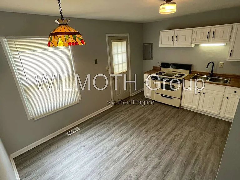 7848 Souter Dr — Photo 5