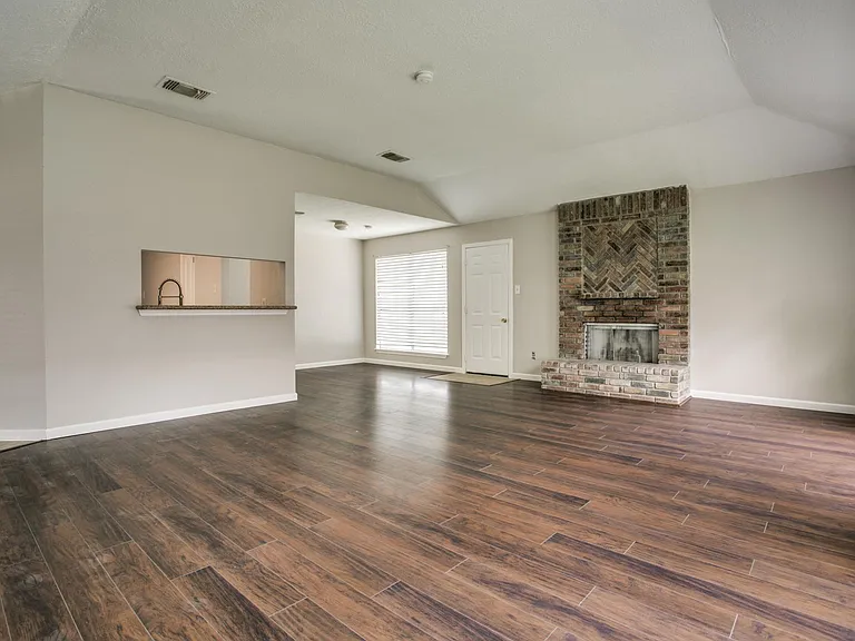 2530 Wheelwright Ln — Photo 7