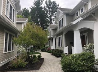 17 High St UNIT 17, Needham Heights, MA 02494