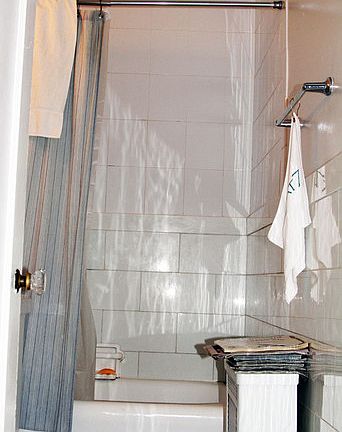 Bathroom
						:
						Bathroom