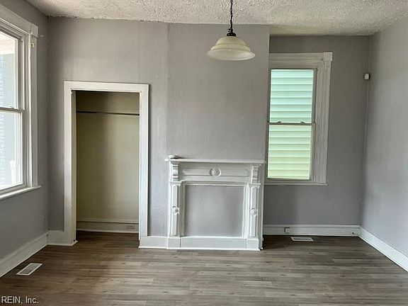 4th image of 271 Webster Ave