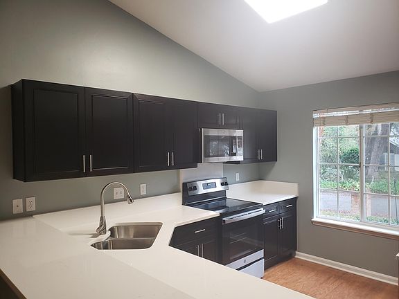 4th image of 2985 Nutmeg Ct