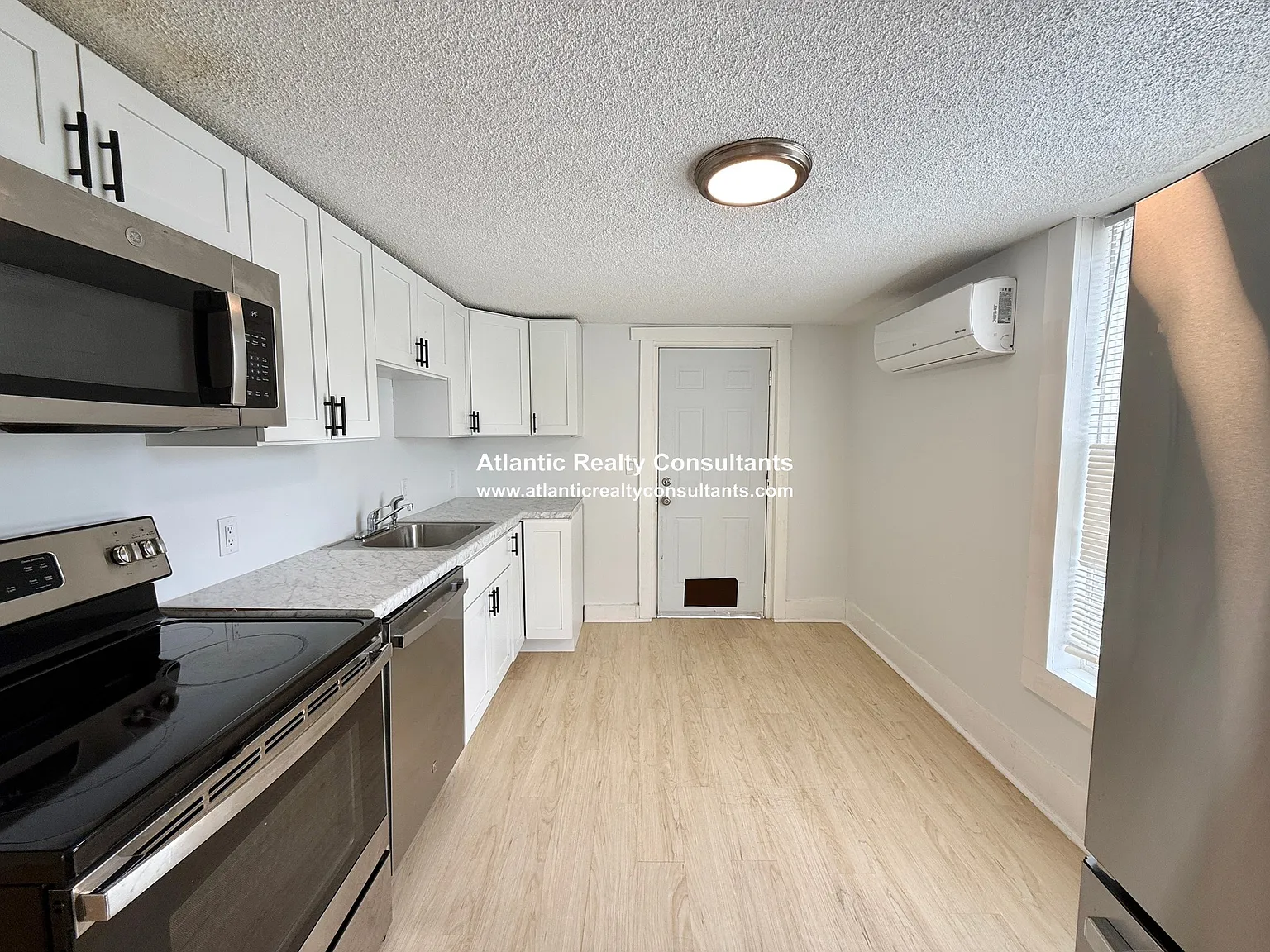 1 bed, 500 sqft, $2,200 — Photo 3