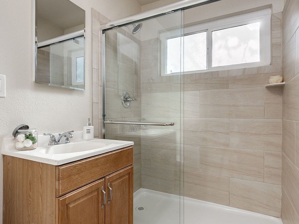 Upgraded Bathroom (1 Bed Unit)