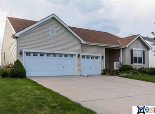 2450 Glacier Dr, Papillion, NE 68046
