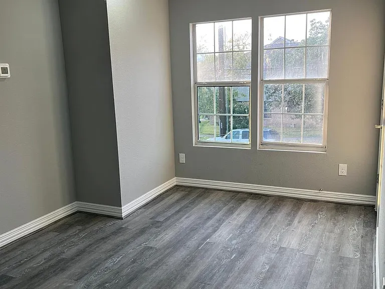 4011 Delano St #4 — Photo 10