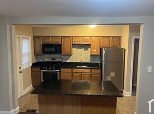 445 Random Rd, Baltimore, MD 21229