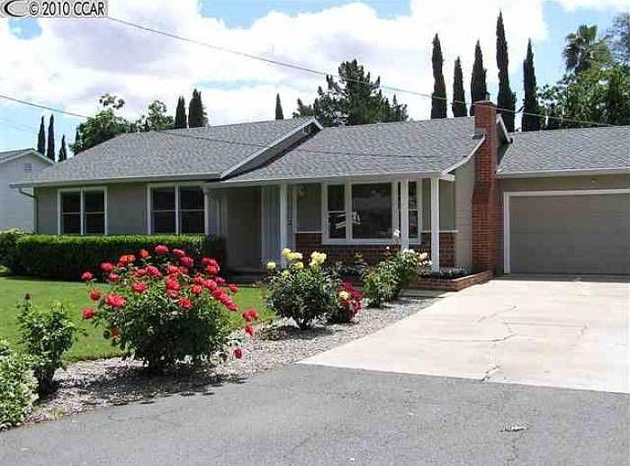 Front View Ferndale Lane