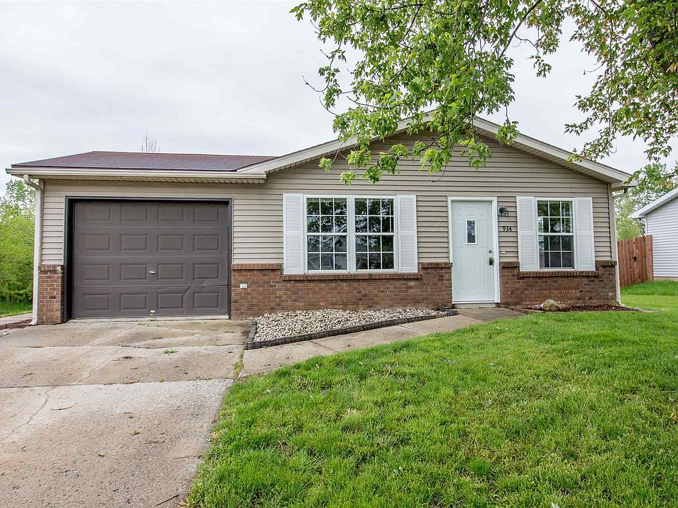 1st image of 934 S Camden Dr