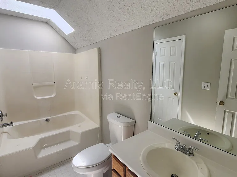 7336 Bramble Oak Dr — Photo 13