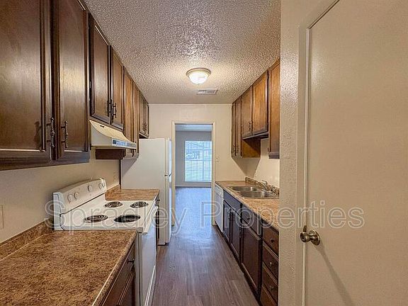 3rd image of 506A Keller Rd