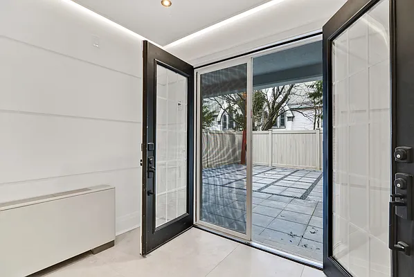 Rented by Halvatzis Realty | media 9