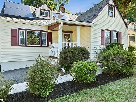 2nd image of 643 Mount Pleasant Ave