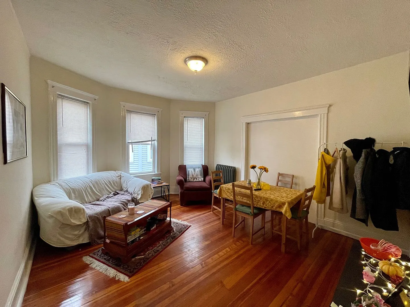 Newly renovated 3 bed unit next to the Green Line and near BU! — Photo 4