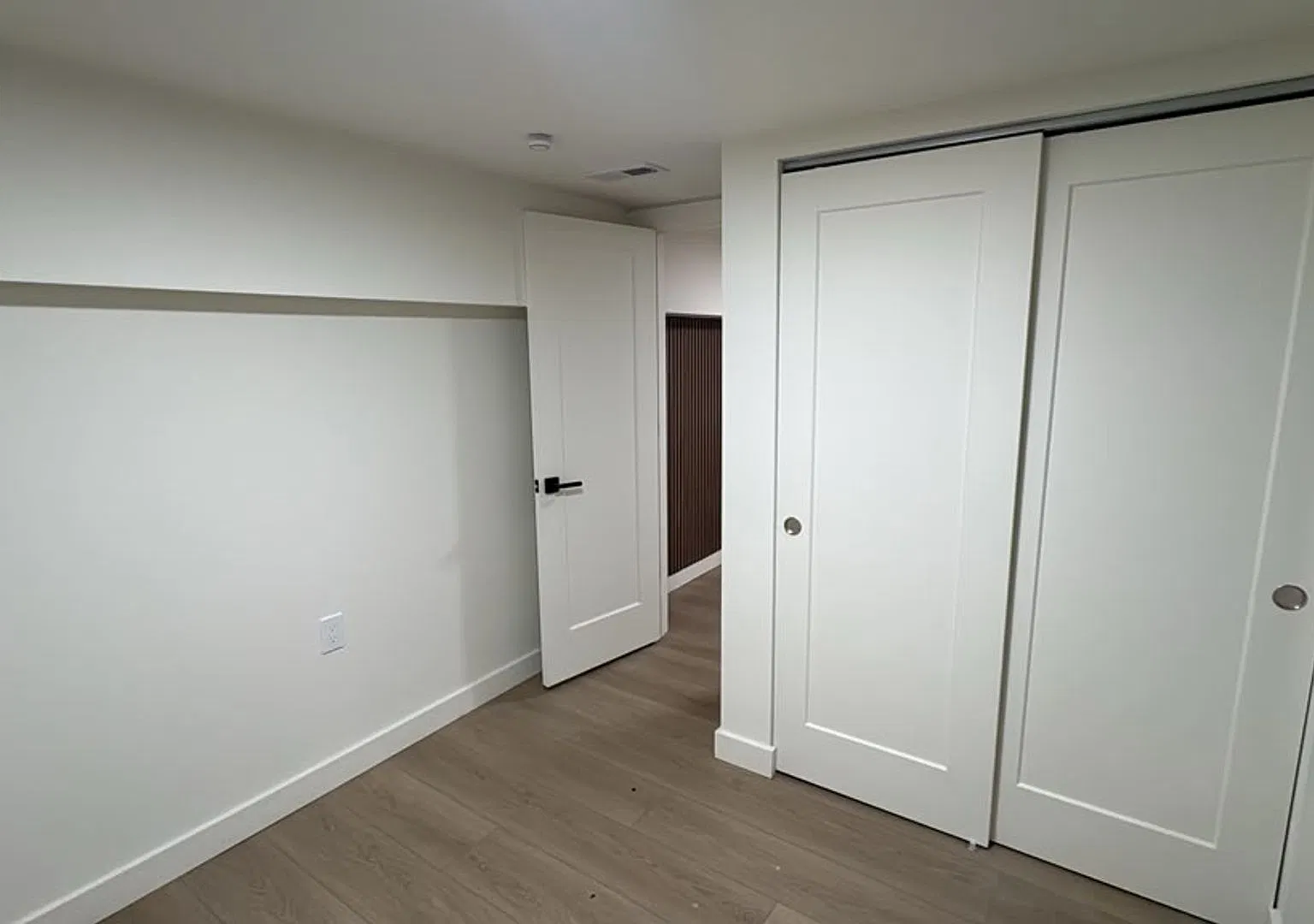 Private 1-Bedroom Basement ADU with In-Unit Washer & Dryer in Bothell — Photo 3