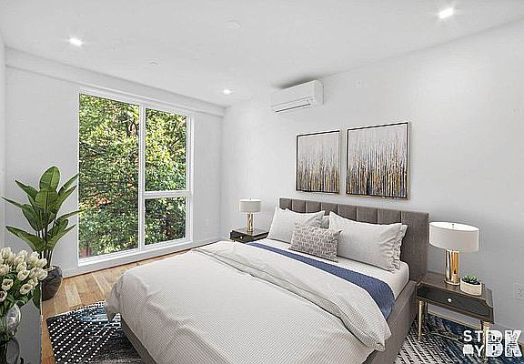 5th image of 522 Grand St #5B