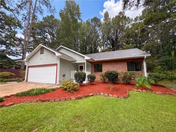 5330 Garvey Dr, Fairburn, GA 30213