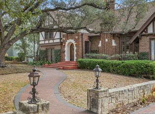 112 Geneseo Rd, Terrell Hills, TX 78209