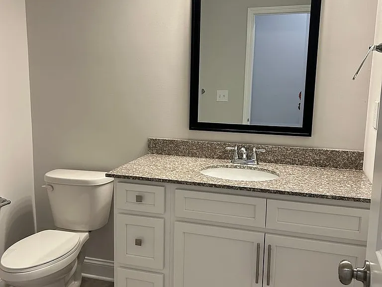 708 Creek Ln — Photo 10