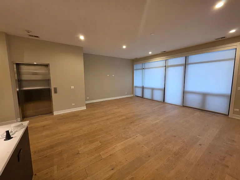 1203 W Augusta Blvd — Photo 5
