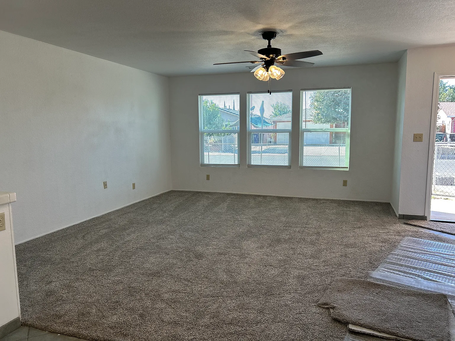 3 bed, 1200 sqft, $2,000 — Photo 4