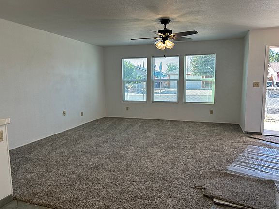 4th image of 401 Algen Ct