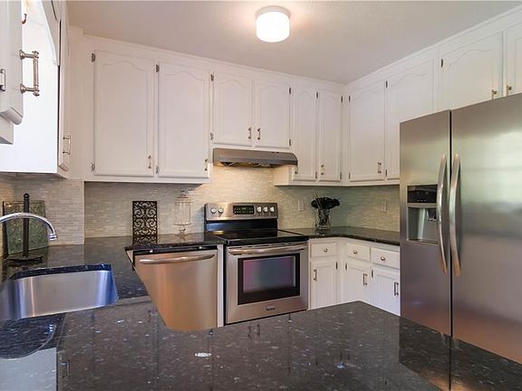 3rd image of 4844 Kim Ct