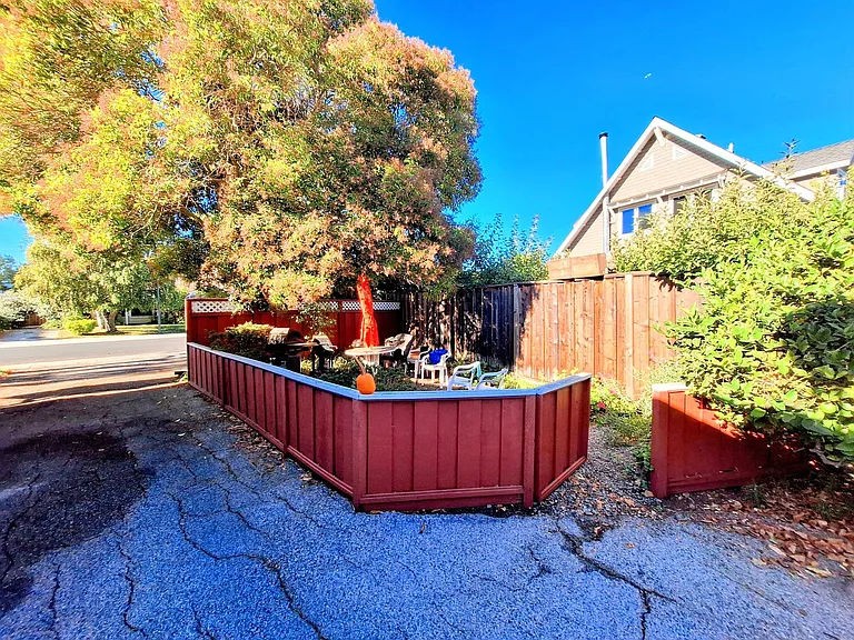 Emer01 — Photo 25