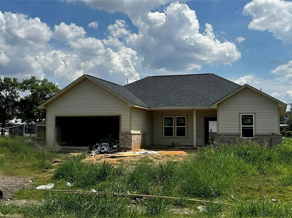 205 W South St, Madisonville, TX 77864