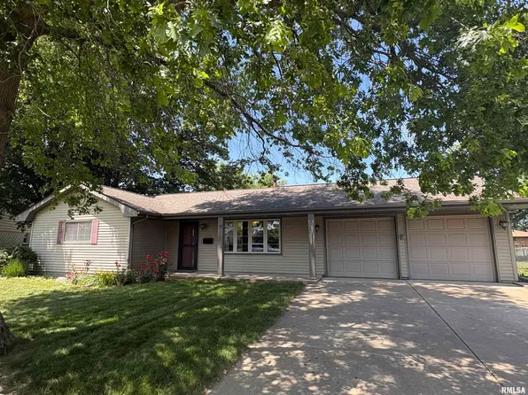 7715 W Redwing Dr, Peoria, IL 61604