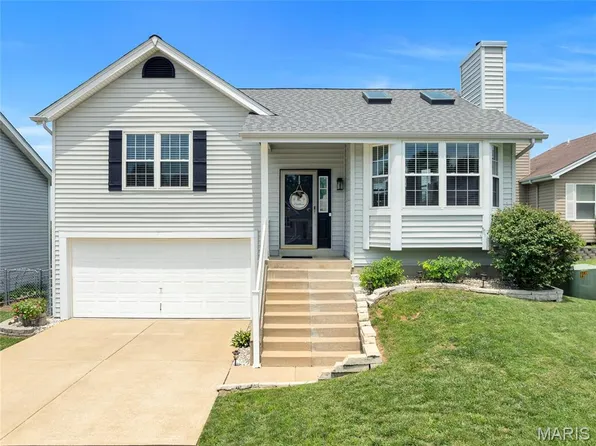 22 Aspen Pointe Dr, Saint Peters, MO 63376