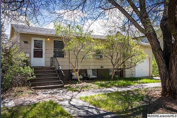 1st image of 1418 Custer St