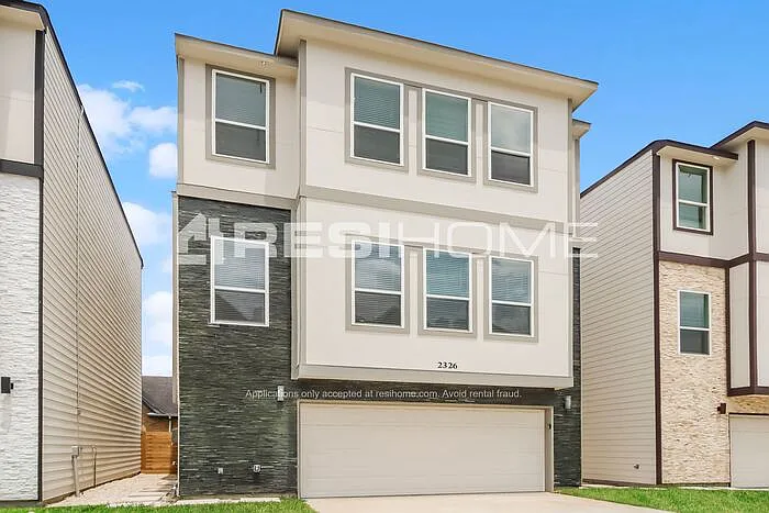 2326 Saint Emanuel St — Photo 1