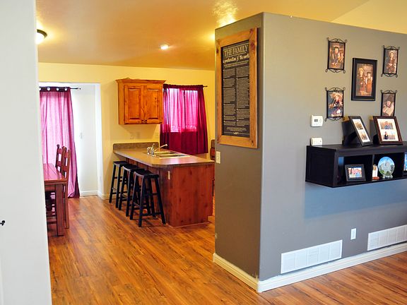 4th image of 2331 N Gladys Dr