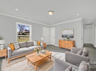 624 Gaywood Dr, Charlotte, NC 28273