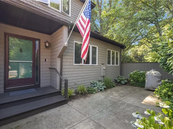 219 Seabreeze Dr, North Kingstown, RI 02852