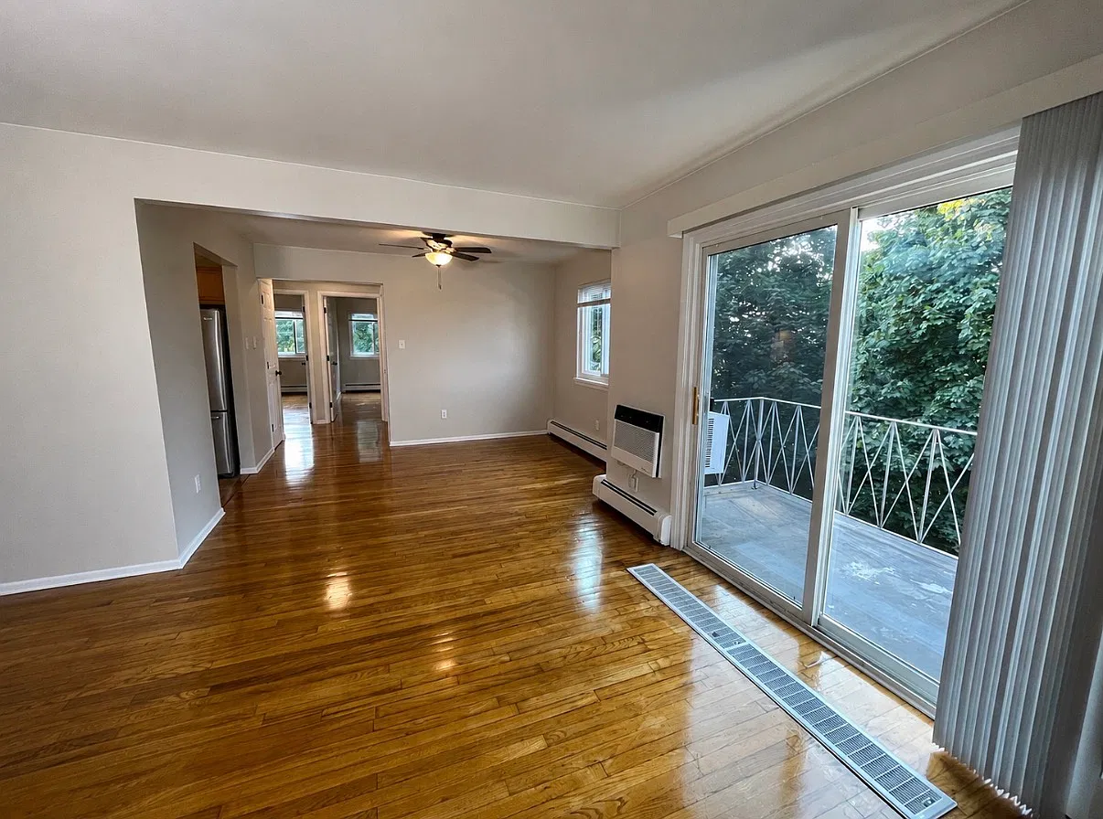 Brafferton Square Apts - B-12 — Photo 1