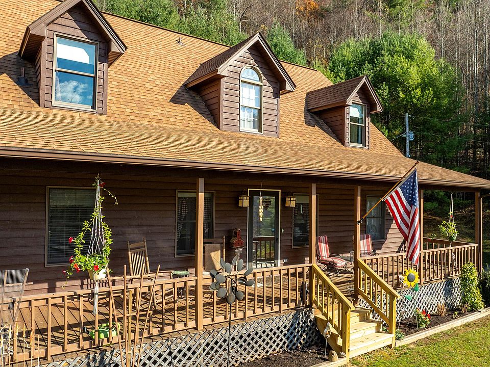 田*中様 house on the hill sweat brown house on the hill sweat brown Old abandoned small house on the