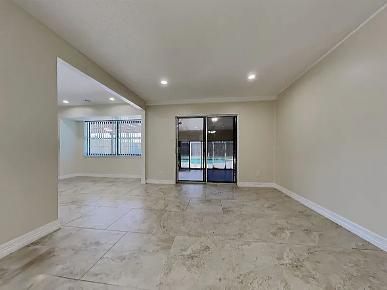 10506 Kirkdale Dr — Photo 3