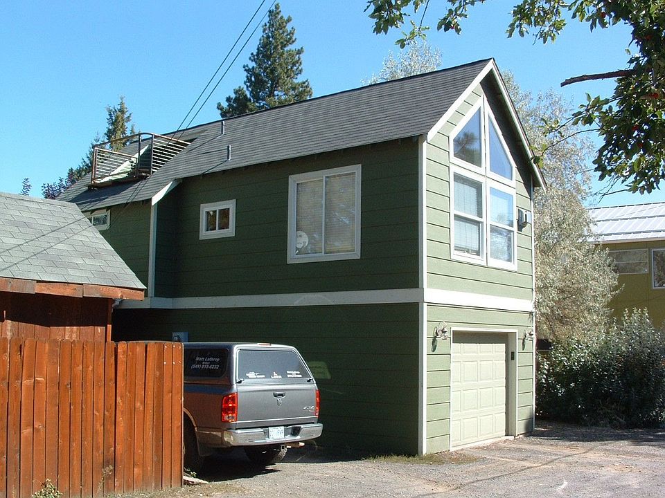 Newer garage with studio 